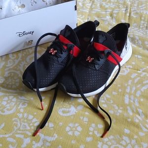 Women's Minnie Mouse New Balance running shoes